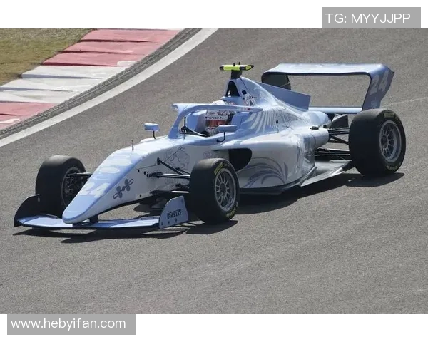 F1赛车燃料管理与比赛策略的优化研究及其对赛事表现的影响分析